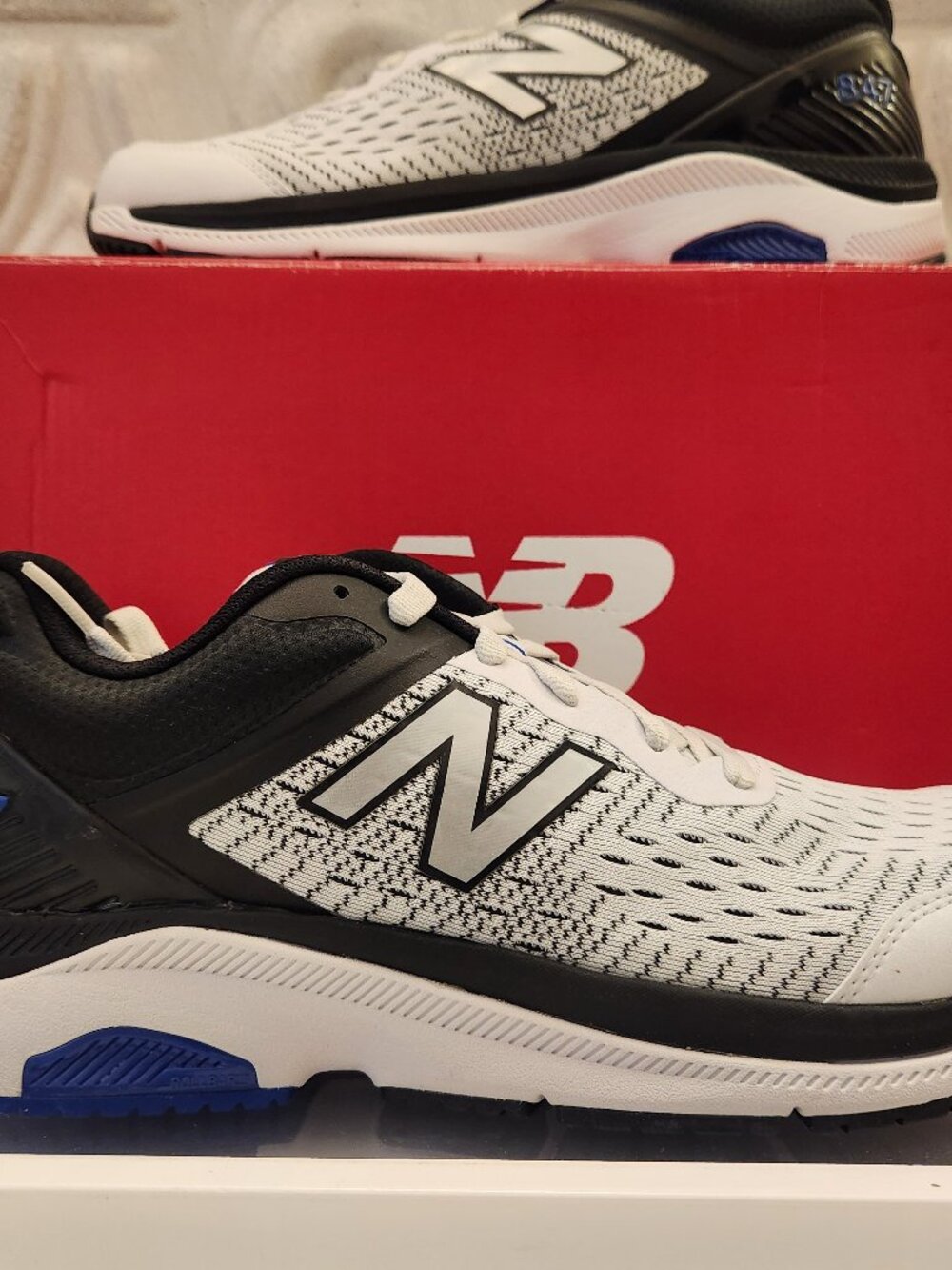 New Balance 847v4 Grey/Black Sneakers. NIB. Women's 9.5